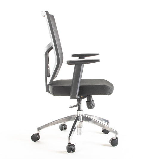 Silla operativa ergonómica reclinable con respaldo de malla BIT-1 vista lateral.