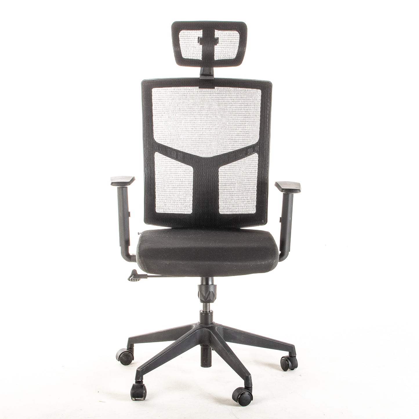 Silla operativa ergonómica reclinable con respaldo de malla BIT-2 con Cabecero vista frente.