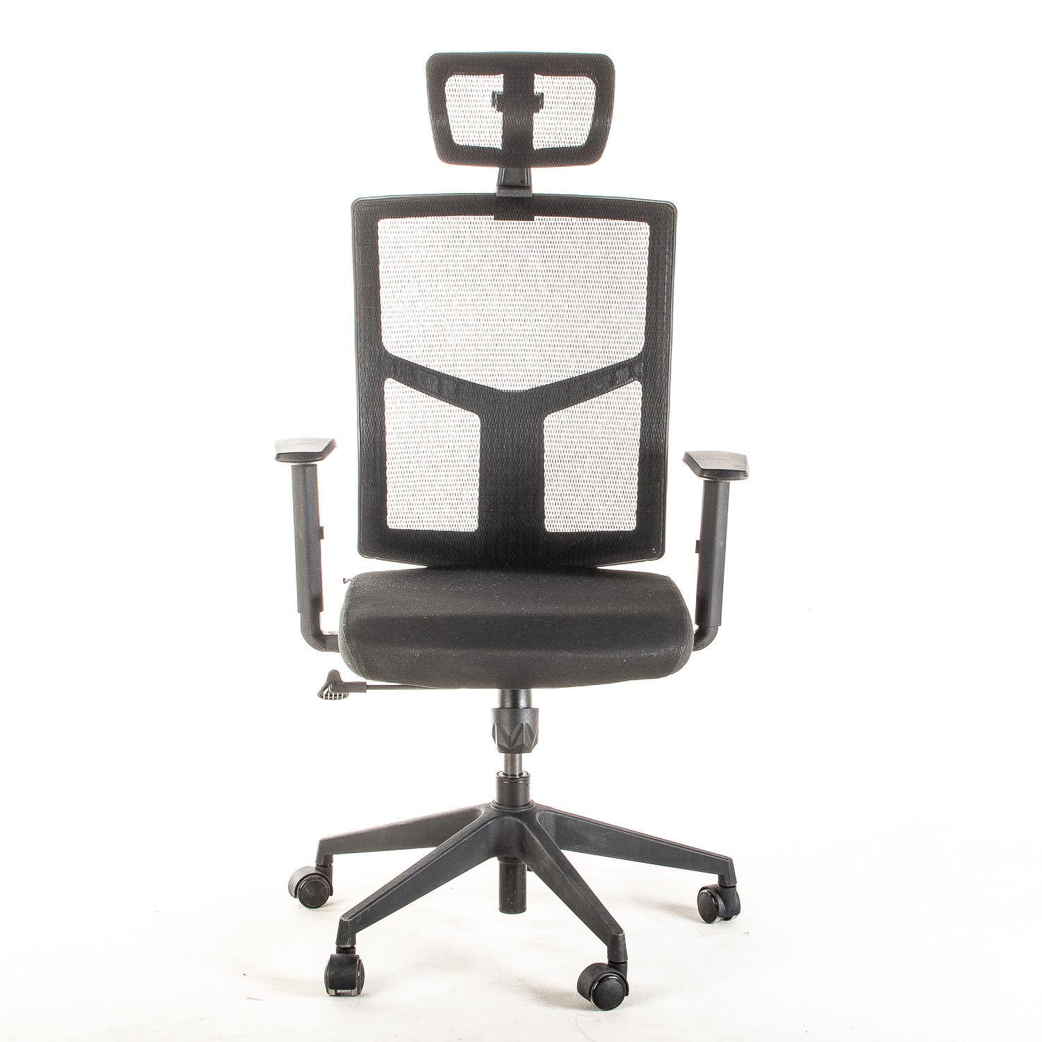Silla operativa ergonómica reclinable con respaldo de malla BIT-2 con Cabecero vista frente.