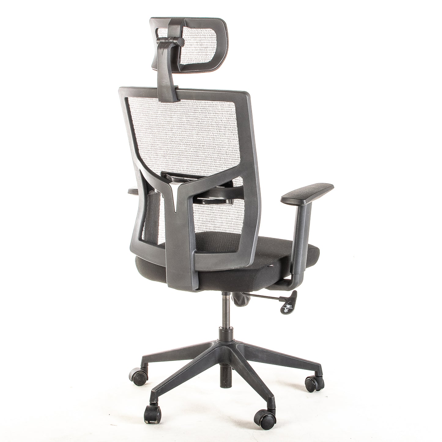 Silla operativa ergonómica con respaldo de malla BIT-2 Reclinable con Cabecero y Apoyo Lumbar Regulable vista escorso trasera.