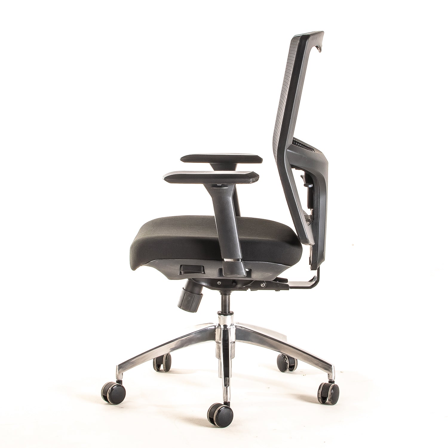 Silla ejecutiva ergonómica sincrónica con respaldo de malla y apoyo lumbar Maska-1 vista lateral