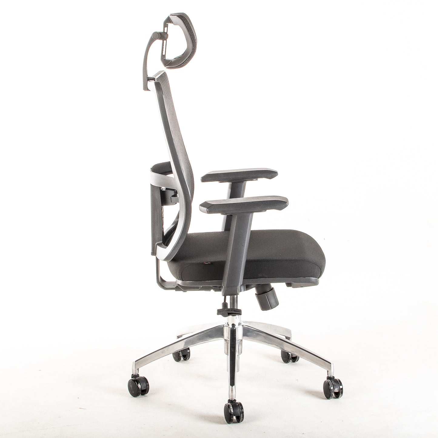 Silla ejecutiva ergonómica con respaldo de malla y apoyo lumbar STARK-1 Sincrónica con Cabecero vista lateral.